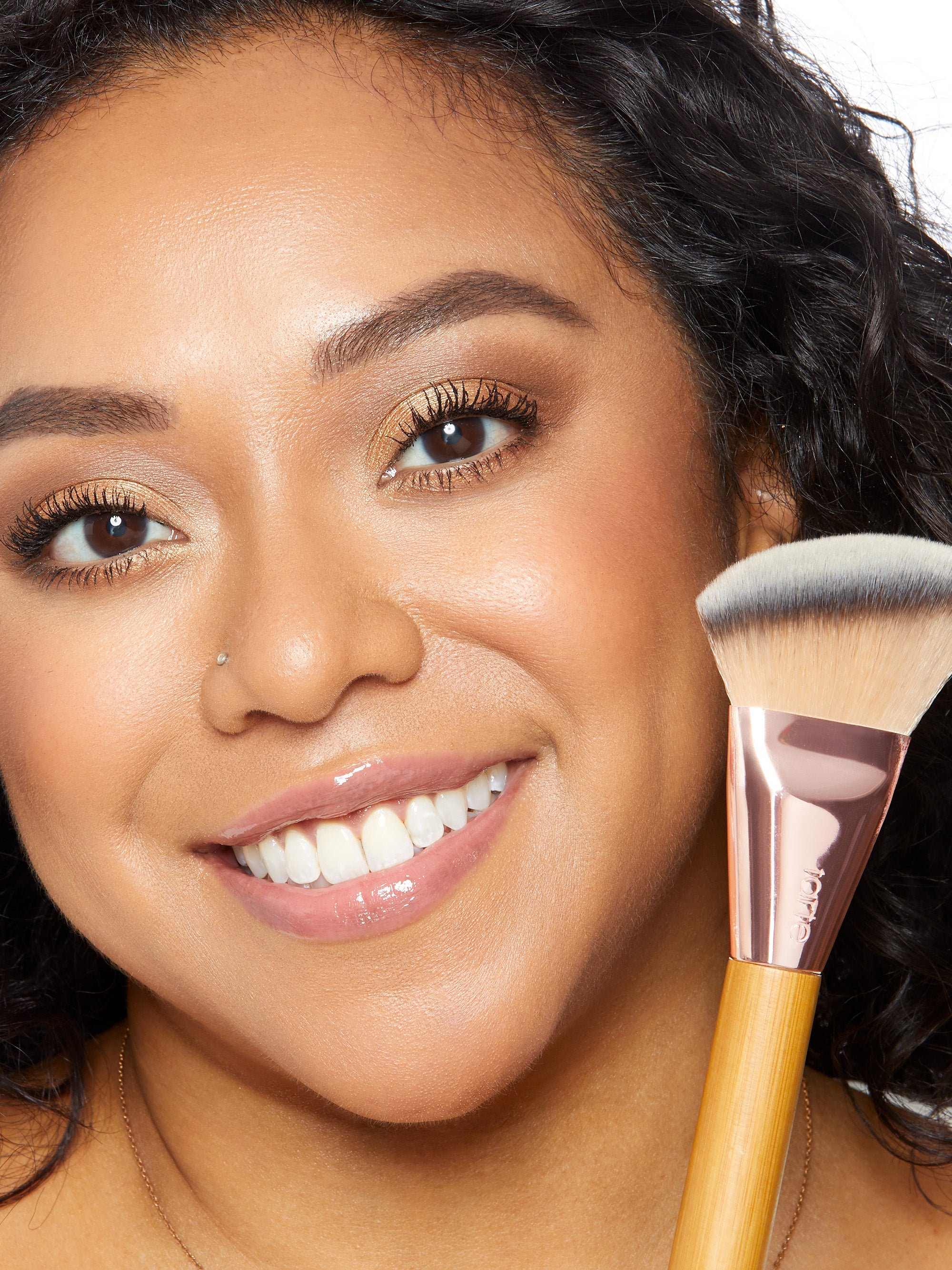 cheek lifter brush