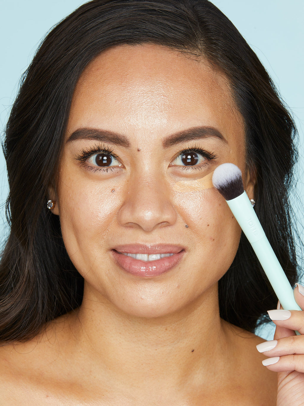 fluffy concealer brush