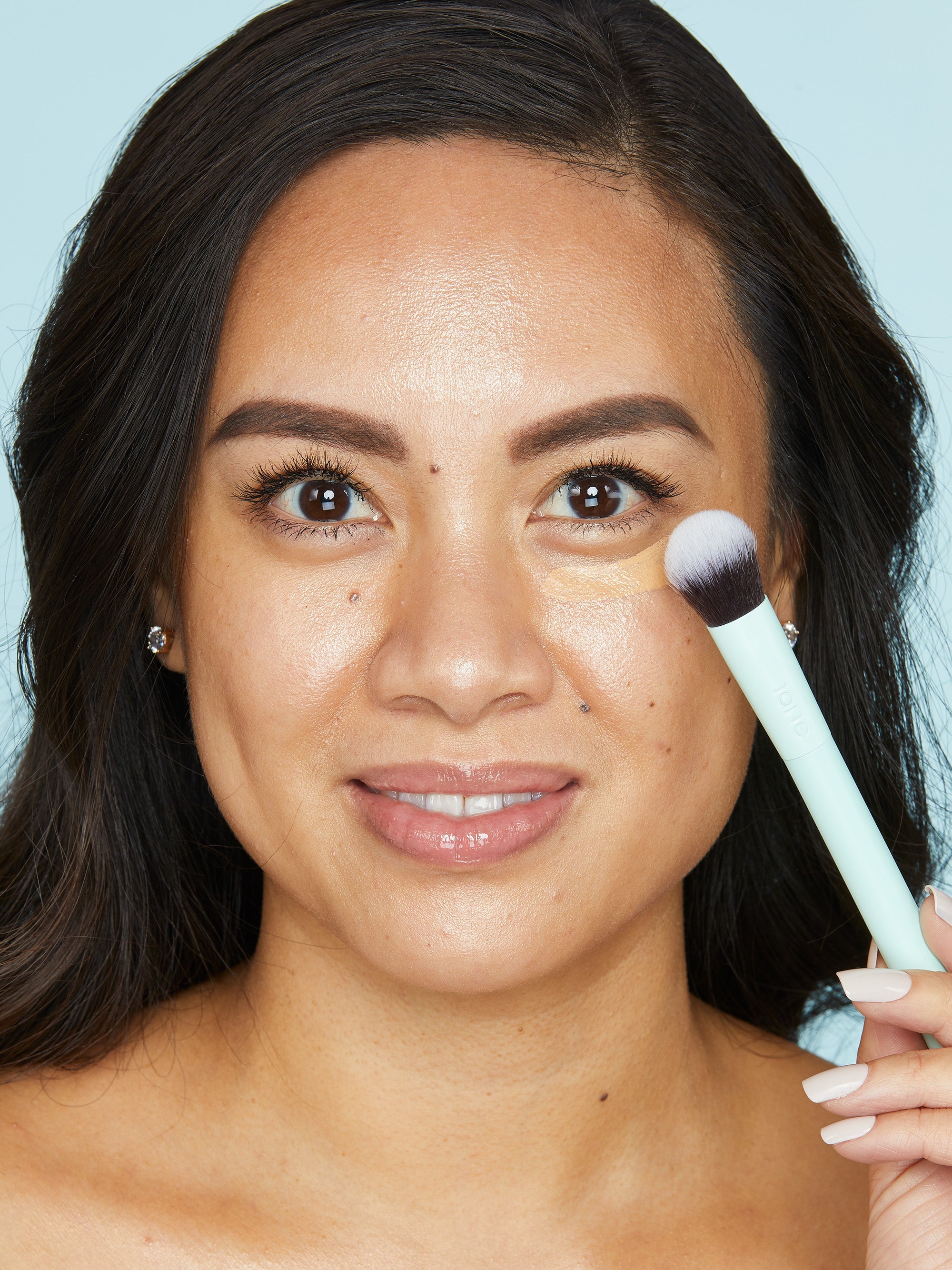 fluffy concealer brush