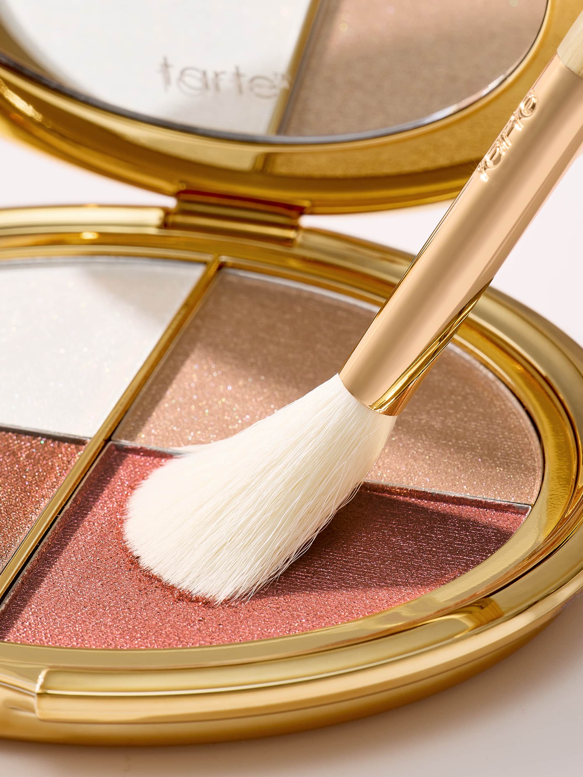 glow wardrobe highlighting brush
